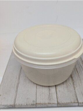 Vintage Rubbermaid Servin Saver #3 Round 6 Cups Food Container Almond Lid - A
